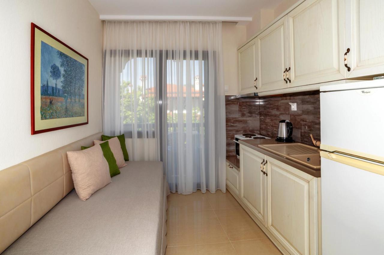 Apartments Kassandrinos-Maria Nikiti  Buitenkant foto